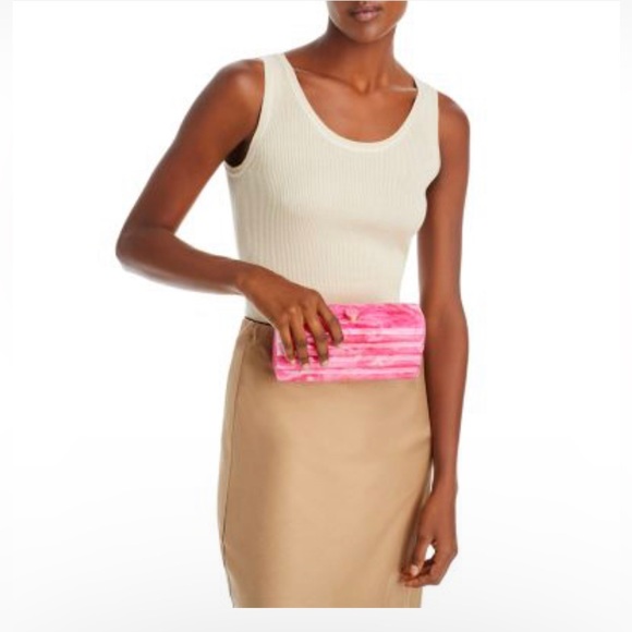 Cult Gaia Enid Box Clutch. Dragonfruit. - Picture 6 of 13